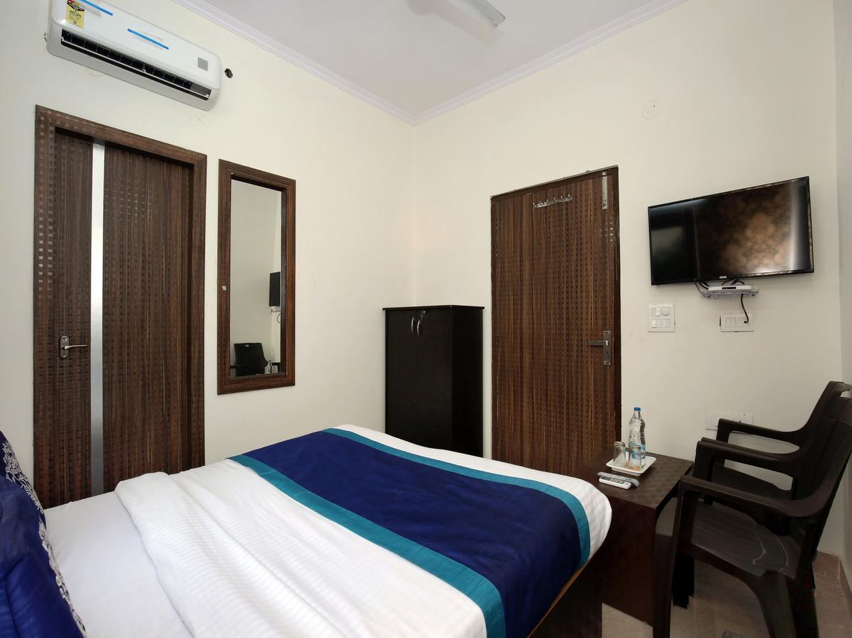 Oyo 10075 Hotel Kaydee Amritszár Kültér fotó