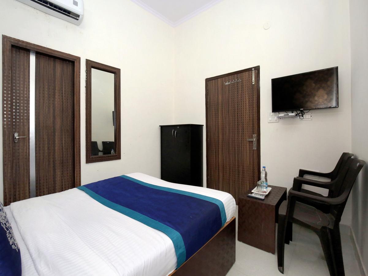 Oyo 10075 Hotel Kaydee Amritszár Kültér fotó